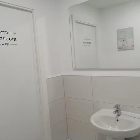Hostel La Marina *
